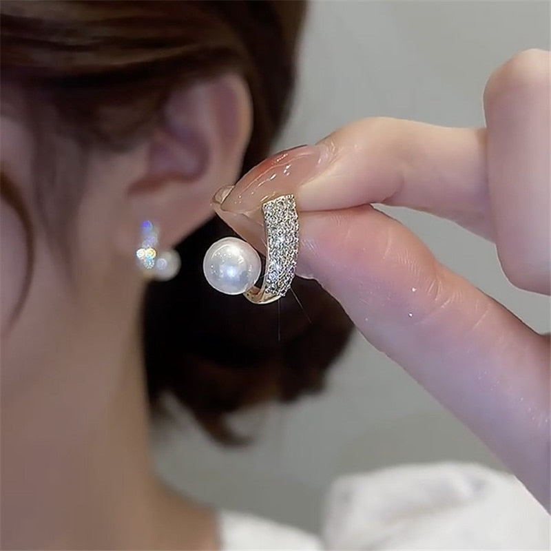 2024 Boucles d'oreilles en perles à la mode coréenne, avec un tempérament simple et polyvalent