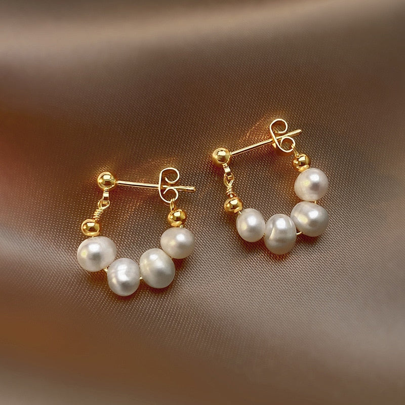 2024 Boucles d'oreilles en perles à la mode coréenne, avec un tempérament simple et polyvalent